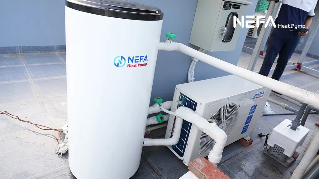 Cấu tạo lớp bảo ôn nước nóng trung tâm ảnh hưởng như thế nào đến hiệu quả giữ nhiệt?