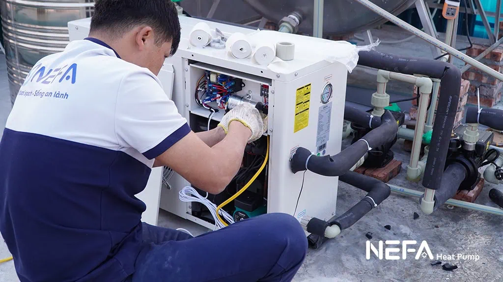 Cách kiểm tra cảm biến nhiệt trong máy nước nóng trung tâm.